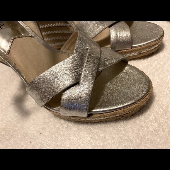 Almost Brand New - Stylish Wedges By MICHAEL KORS - Box 63 - Picture 3 of 7